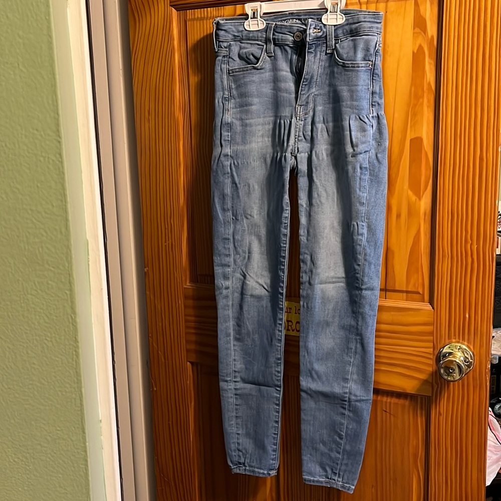 Women’s size 4 reg light blue stretch jegging by American Eagle Outfitters